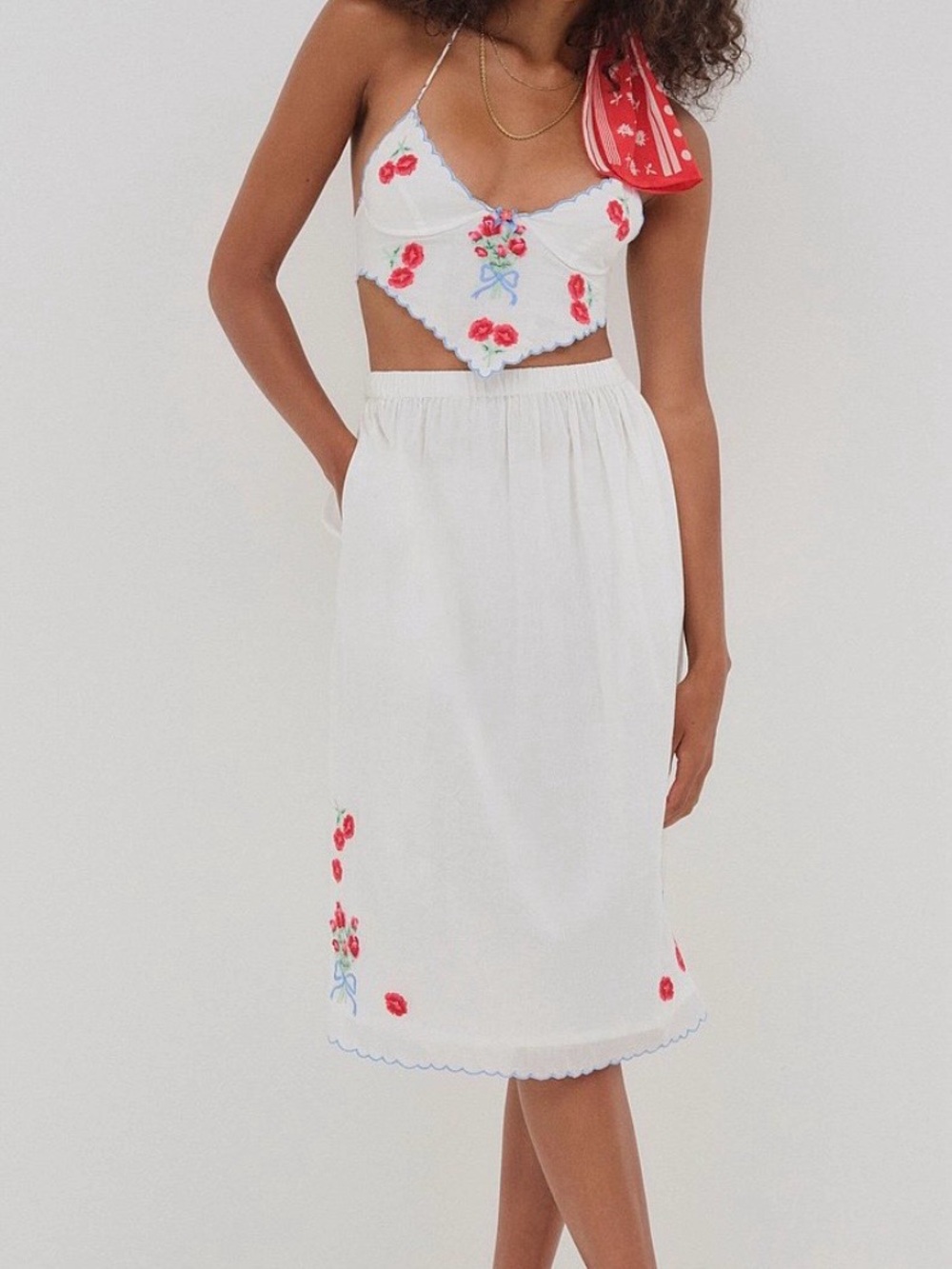 🌺For Love & Lemons White Midi Skirt with Red Floral Embroidery. Medium. NWT.🌺